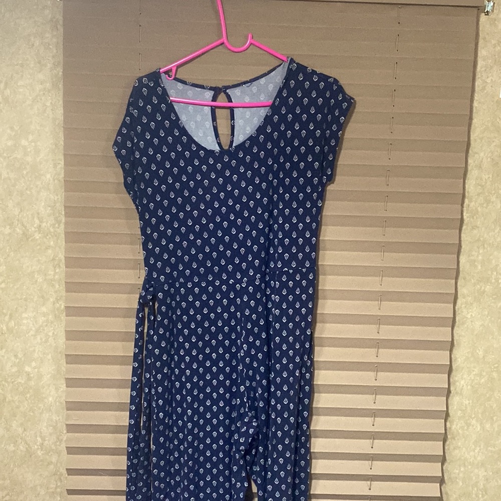 Old navy romper - Picture 2 of 3